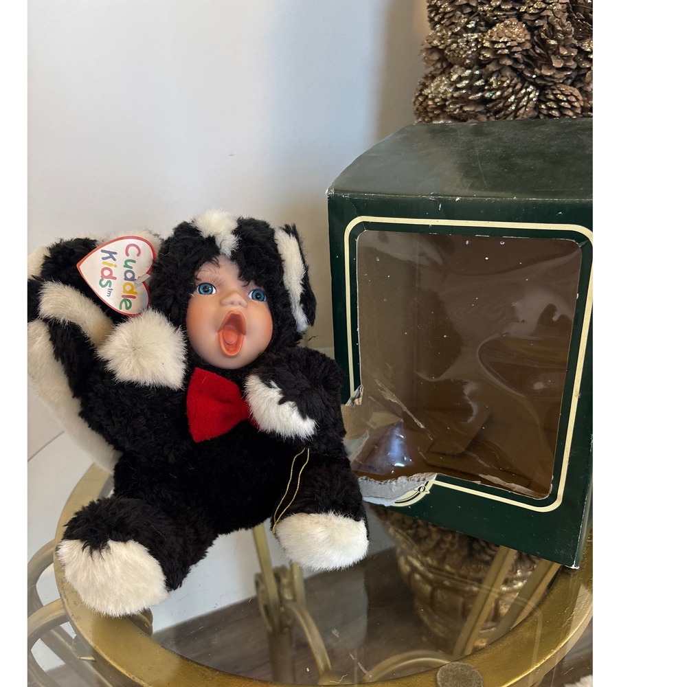 Cuddle Kids Collectible Skunk Baby Doll Plush Red Bow Blue Eyes Vintage Toy‎